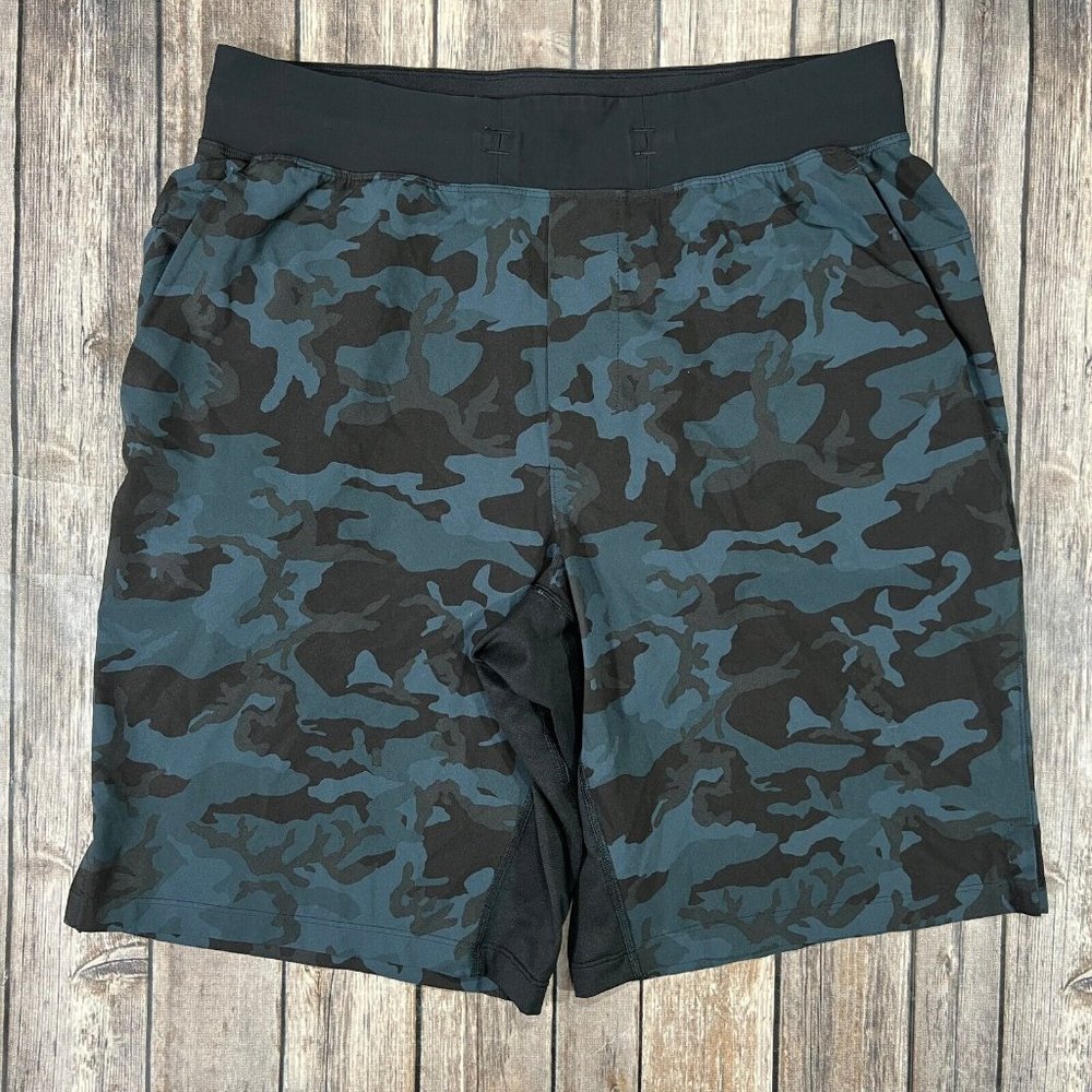 Lululemon T.H.E. 9" Lined Performance Stretch Shorts Medium Men Blue Camo M7AAUS